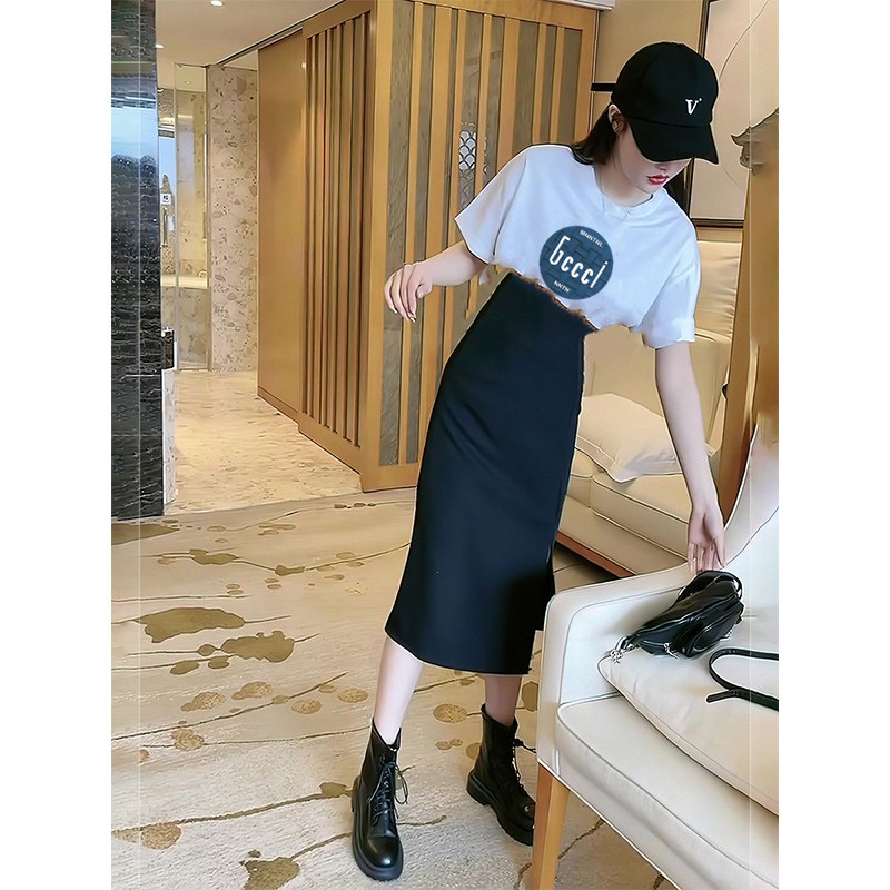 夏季轻熟风套装女夏装2025新款印花字母短袖t恤开叉半身裙两件套
