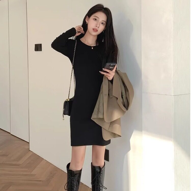 黑色简约连衣裙女2025年秋季长袖针织裙女生遮肉显瘦梨形身材裙子