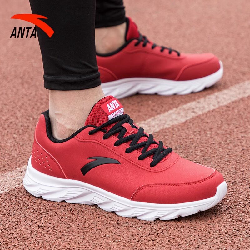 安踏男鞋跑步鞋冬季新款轻便休闲鞋官方旗舰红色皮面防水运动鞋男