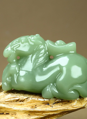 新疆和田玉生肖马手把件