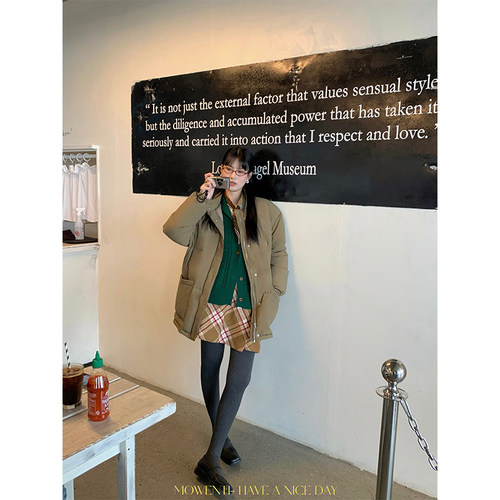 白鸭绒刺绣立领羽绒服外套女冬