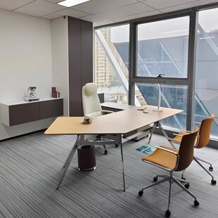 高端2026新款女士老板桌简约现代轻奢高级感办公桌创意大班台桌子