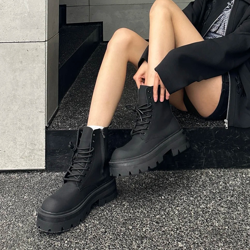 暗黑系工装短筒马丁靴女2025秋冬