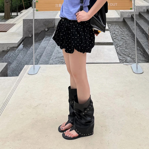 小众设计暗黑系辣妹中筒凉靴
