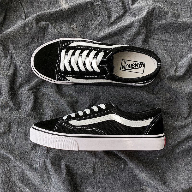 潮流男鞋2025新款低帮帆布鞋女黑白经典款板鞋韩版休闲百搭学生鞋