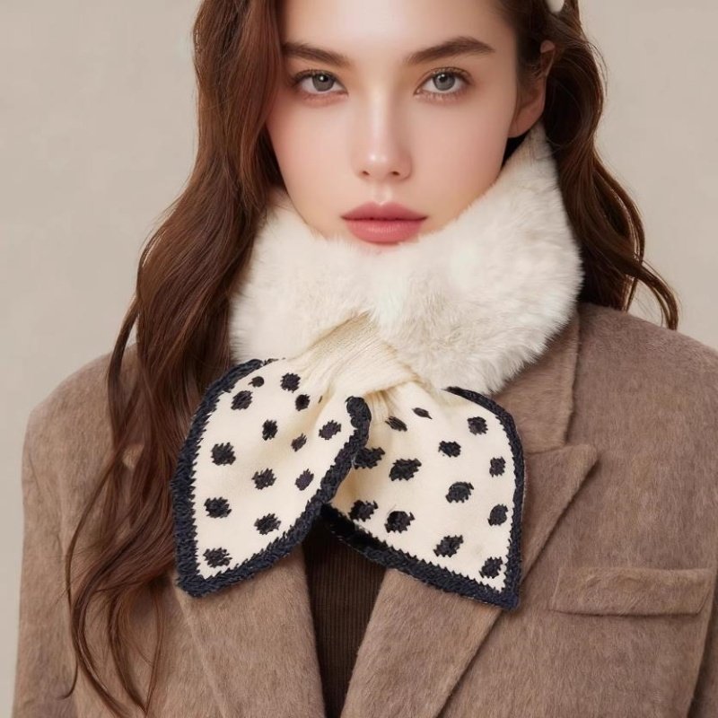 毛绒围巾女款2026新款冬韩系氛围感可爱百搭保暖交叉毛领围脖护颈