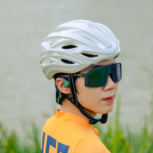 戴恩骑行头盔DYN一体成型