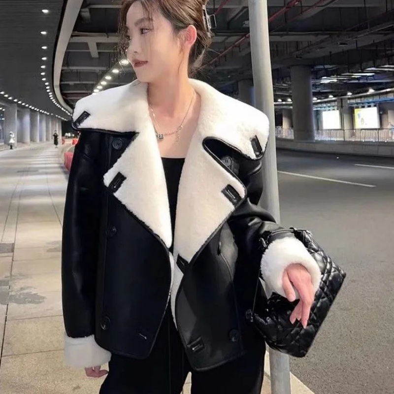 皮毛一体外套女2025新款毛毛短款外套高级大翻领宽松加厚保暖上衣