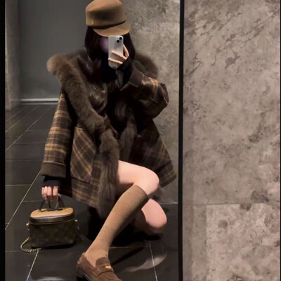 2025年秋冬设计款双面双穿毛毛拼接格纹高级感连帽外套中长款大衣