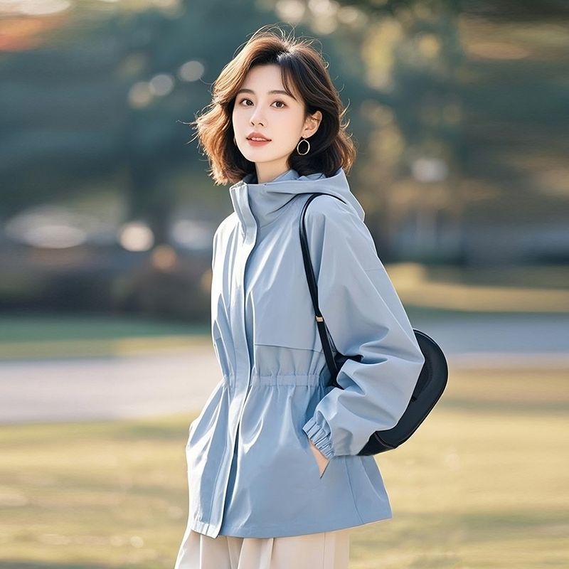 2025开春新款减龄漂亮洋气超好看冲锋衣女士蓝色收腰连帽薄款外套