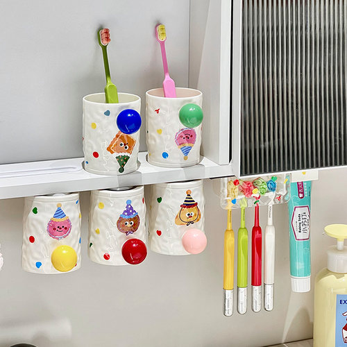 镜柜下磁吸牙膏牙刷架