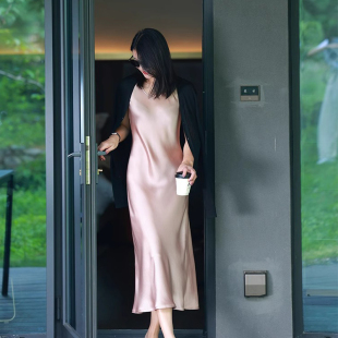 连衣裙女2025新款 夏季 圆领气质优雅醋酸缎面吊带无袖 H版 长裙 法式