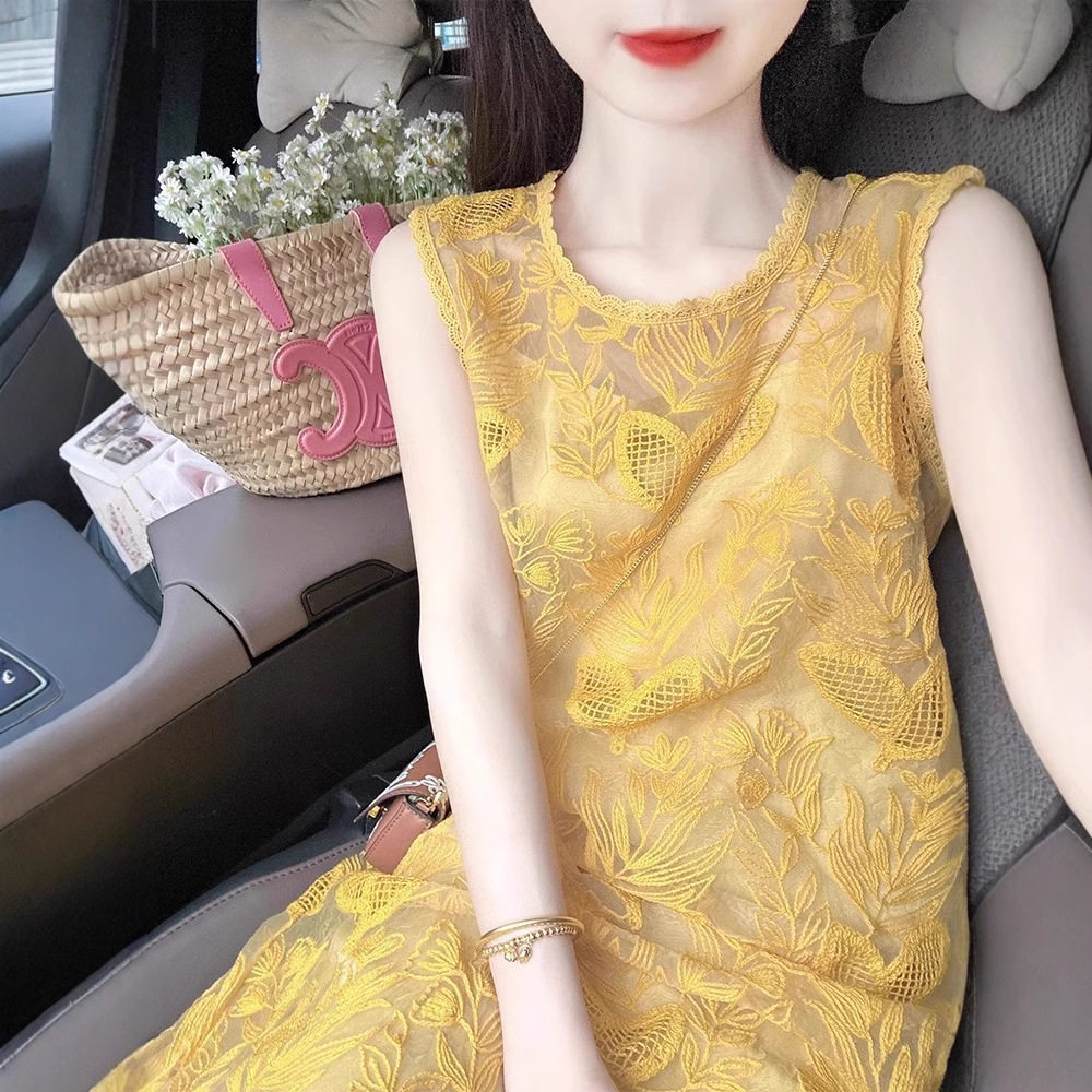 法式黄色蕾丝吊带连衣裙女2026年夏季新款高级感海边度假无袖裙子