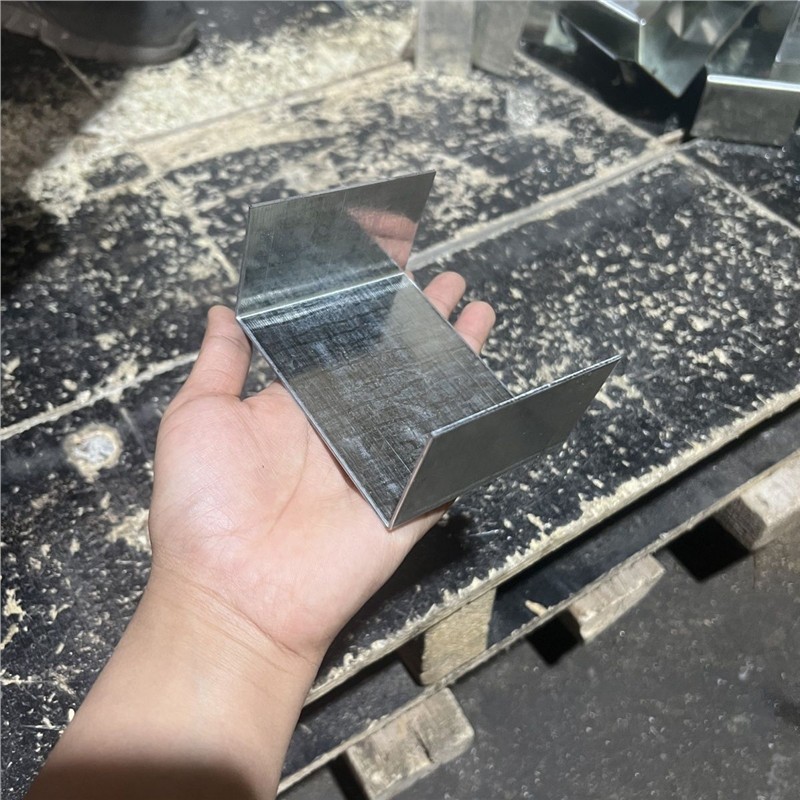 U型卡 ALC隔墙板辅材  建筑 隔墙板专用U型卡子alc安装辅材镀锌图片
