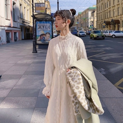 加绒加厚中长款蕾丝裙配大衣外套的内搭森系仙女连衣裙秋冬打底