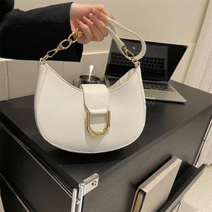 冬天包包女款日常百搭斜挎包时尚女高级感半圆形腋下包夏季新款法