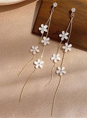 Korean Fashion Daisy Flowers Drop Earrings for Women
