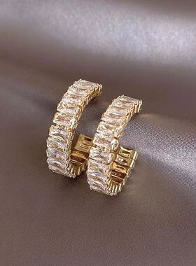 New Fashion Unique Design Elegant Exquisite Light Luxury