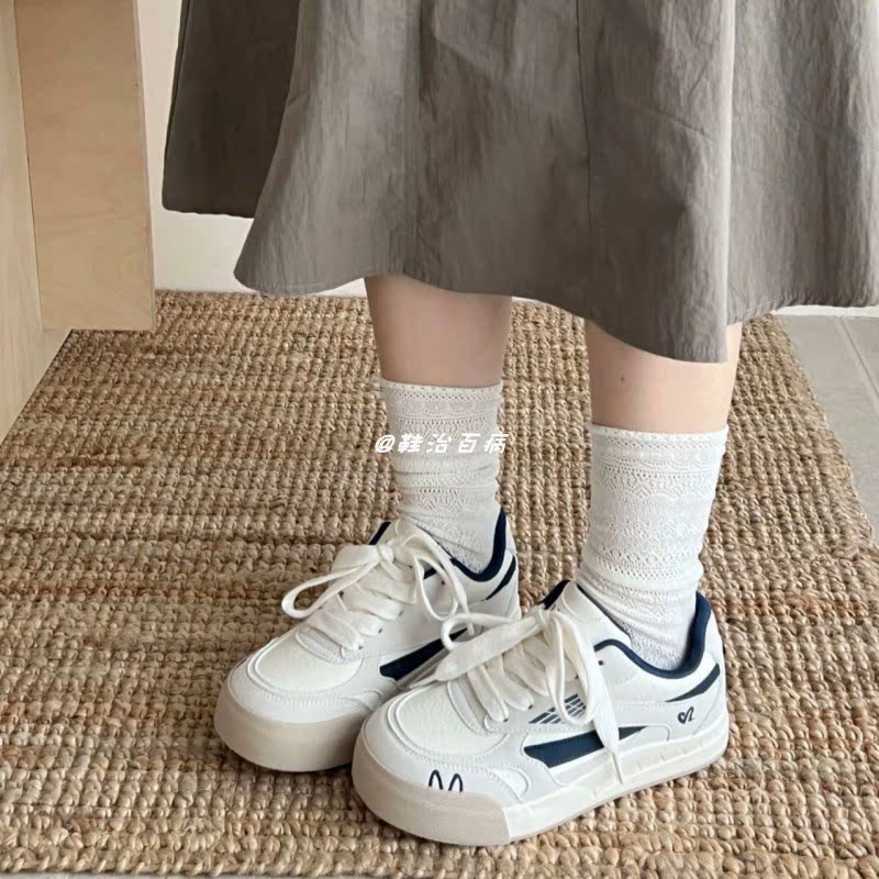 新款白蓝色韩系设计感滑板鞋女ins百搭可爱小众休闲鞋防滑运动鞋
