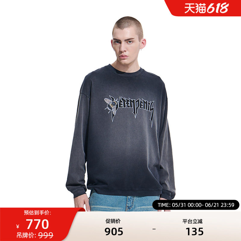 VETEMENTS新款男女同款数码印花复古做旧感宽松套头卫衣35520004