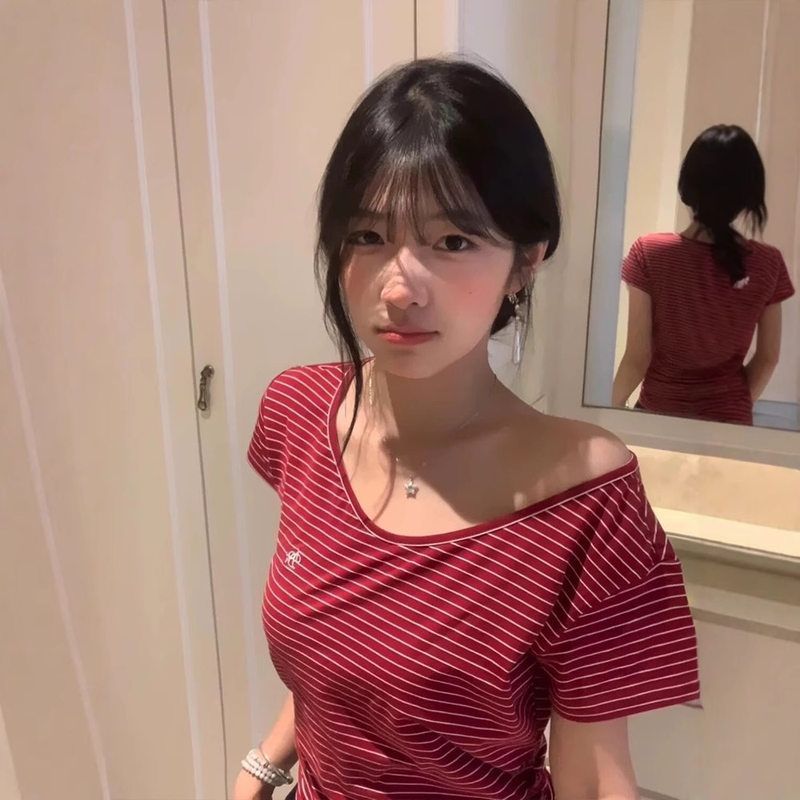 美式复古红白条纹露肩短袖t恤女夏2025新款设计感小众显瘦上衣ins