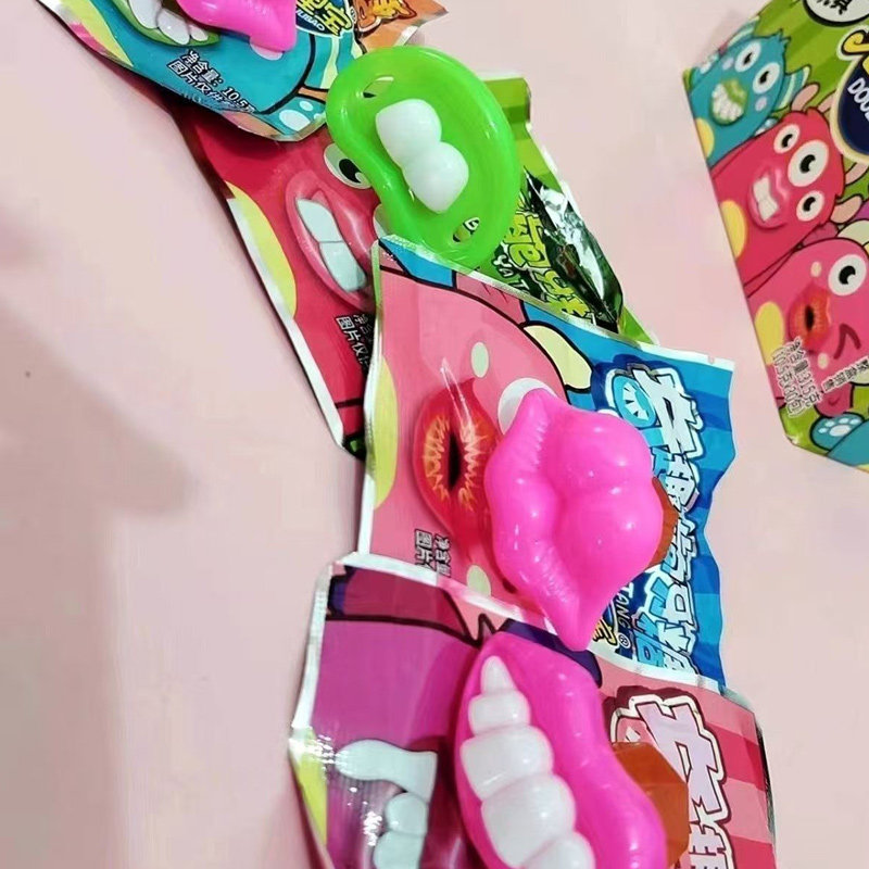 网红搞怪整蛊龅牙糖儿童万圣节糖果钻石糖棒棒糖水果味糖果零食