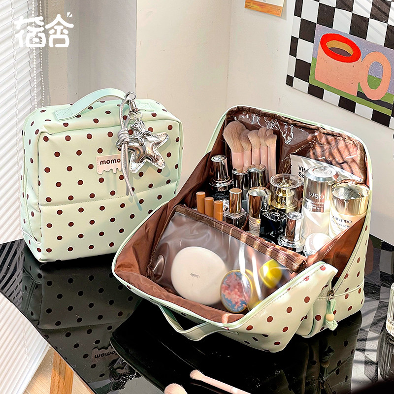 韩系高颜值波点立式化妆包外出图片