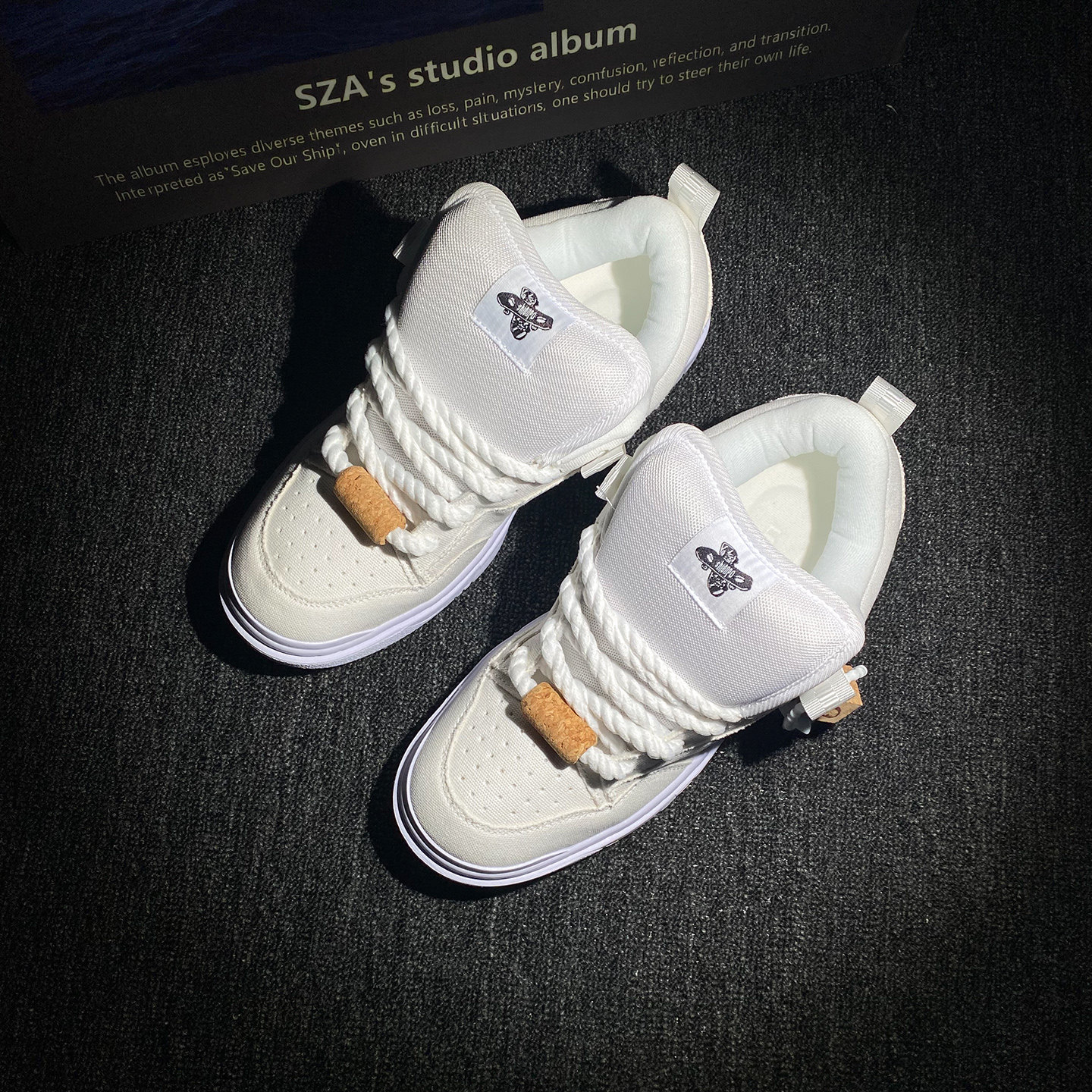 秋冬大码鞋子潮鞋白色面包鞋爆款男鞋极简小白鞋时尚百搭休闲板鞋