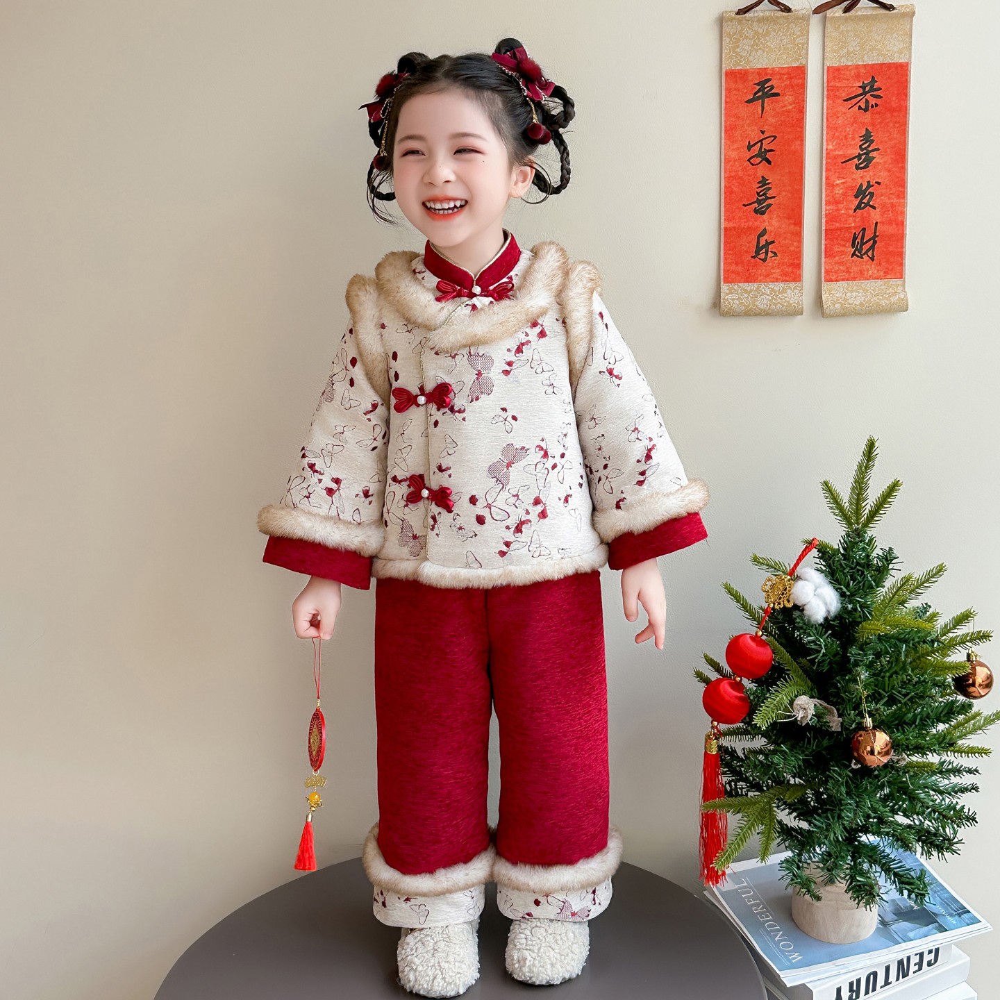 拜年服女童秋冬2025新款中式宝宝冬季过年衣服儿童冬装新中式汉服