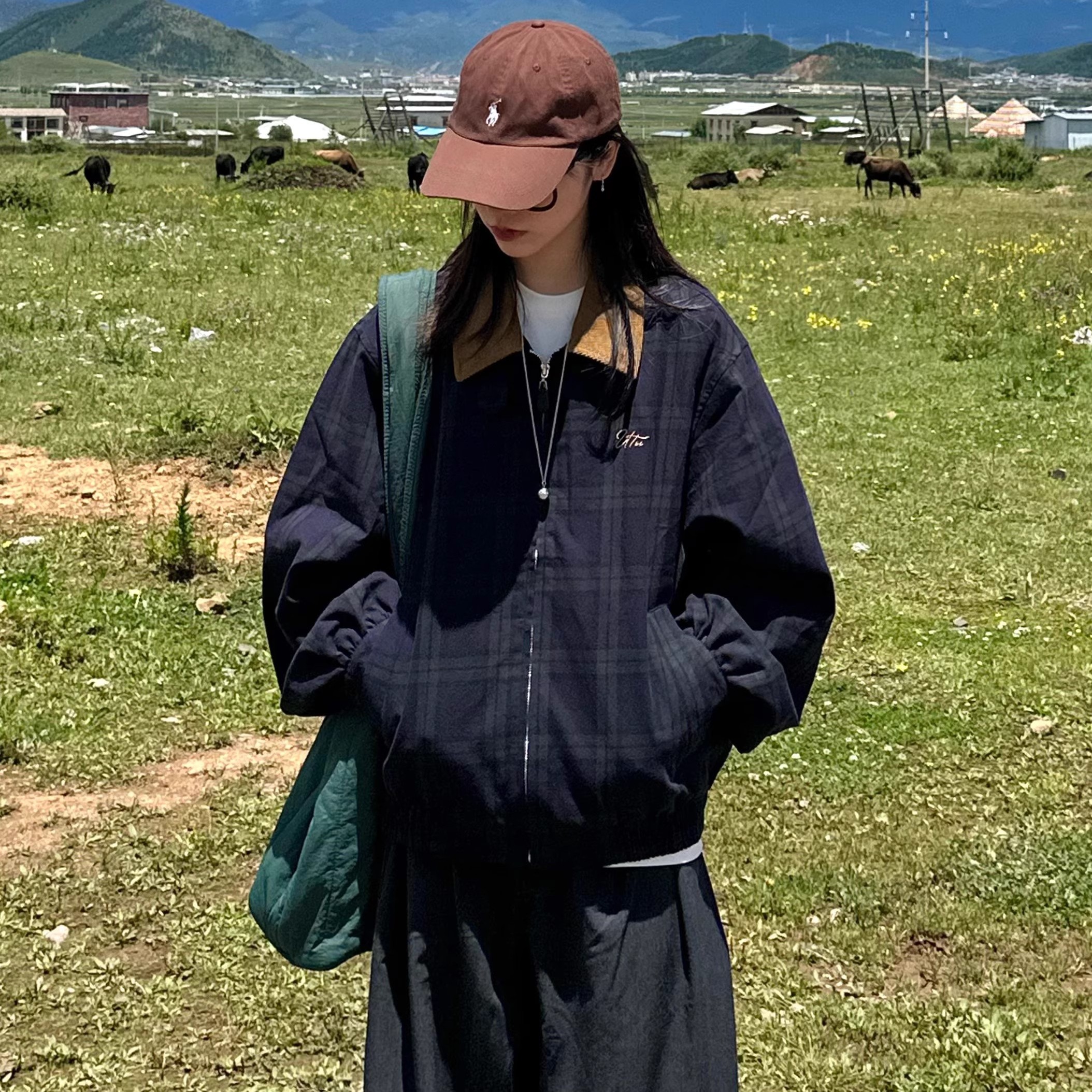 日系复古撞色翻领格子外套