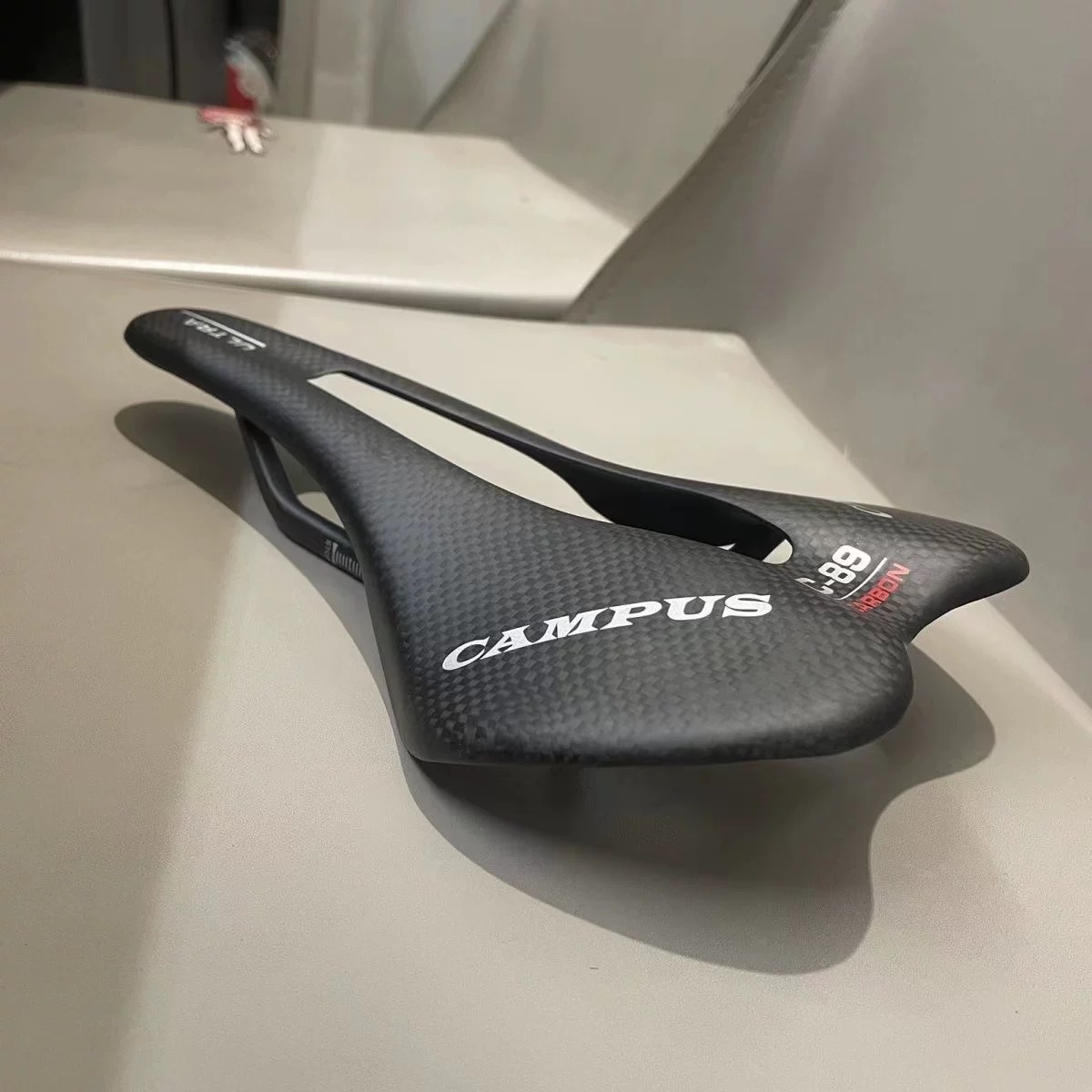 C89超轻98克全碳纤维坐垫