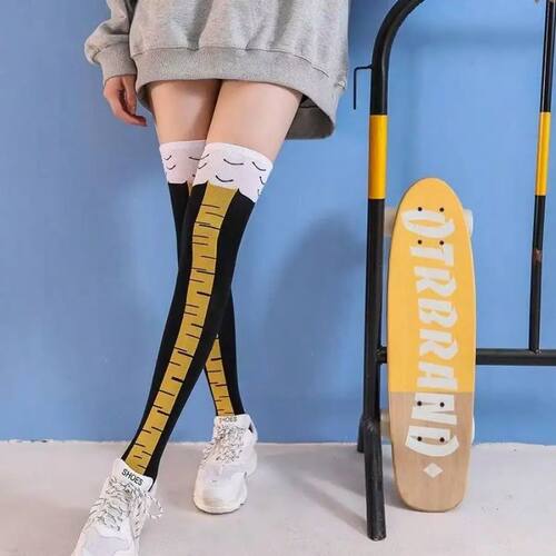 6 Pairs of Black Fun Chicken Claw Socks, An Ideal Gift for F