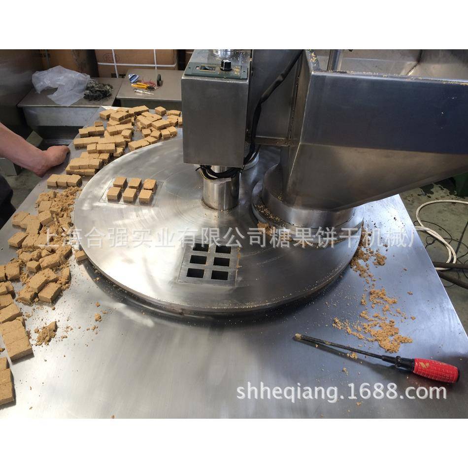 合强压饼干机 压缩饼干生厂产线 粗粮饼干型机 缩成小型饼NVB干
