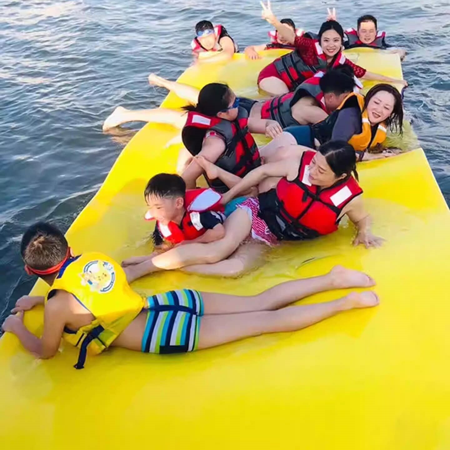 水上浮毯魔毯旅游景点漂流垫游泳浮床浮排泡沫浮板海上毯神器浮台