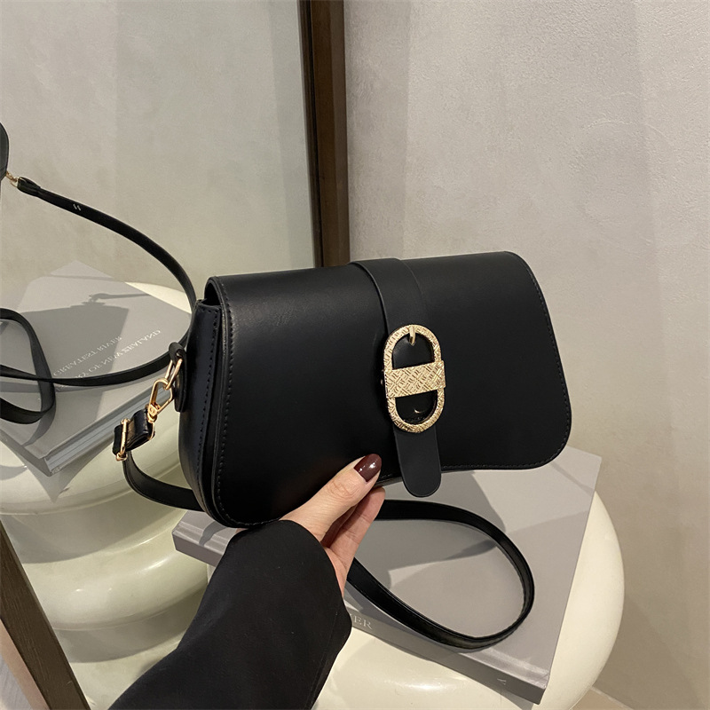 高颜值时尚休闲腋下包小众设计女包2025秋冬新款皮带扣单肩斜挎包