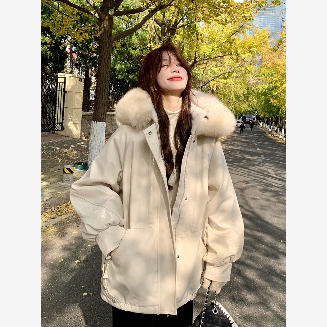 白色加绒派克服女2025年