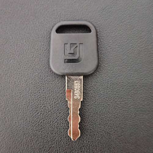 柳工挖掘机新款556075启动钥匙