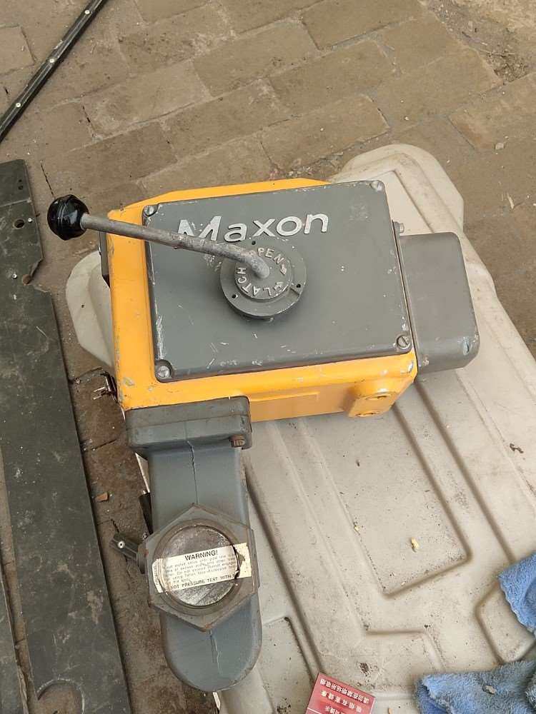 美国进口的Maxon一个阀门物件看着像没用过但外表有划