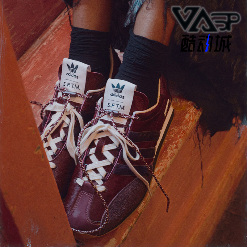 Adidas/阿迪达斯正品三叶草男女同款低帮透气休闲鞋JH9011