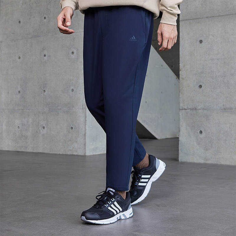 Adidas/阿迪达斯正品新款男士简约休闲运动锥形长裤IV7590