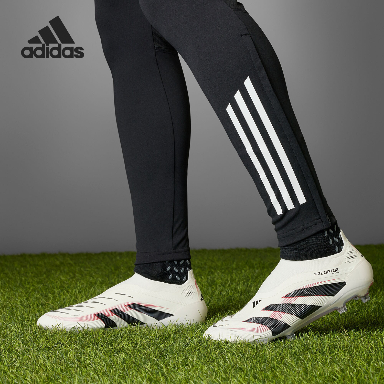 阿迪达斯男女训练足球鞋