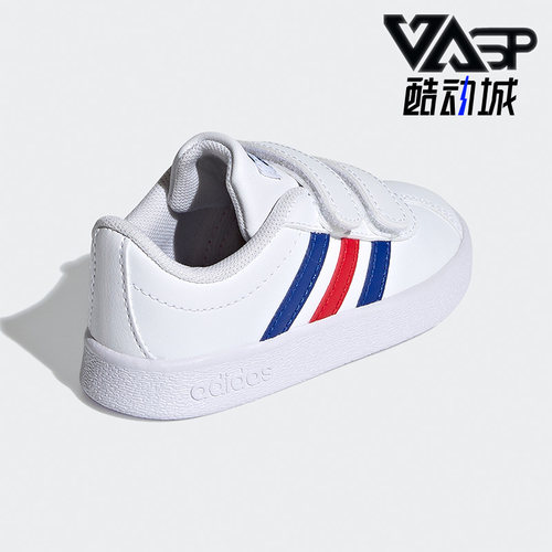 阿迪达斯小童休闲风运动鞋