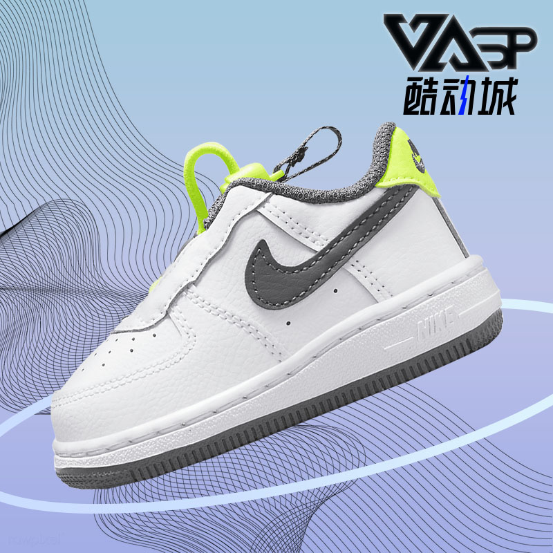 耐克小童轻便系带运动休闲鞋