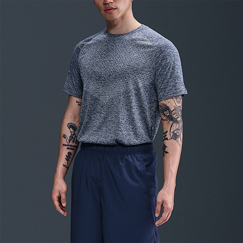 Nike/耐克正品Dri-FIT男士运动夏季跑步训练透气短袖HV5204-437