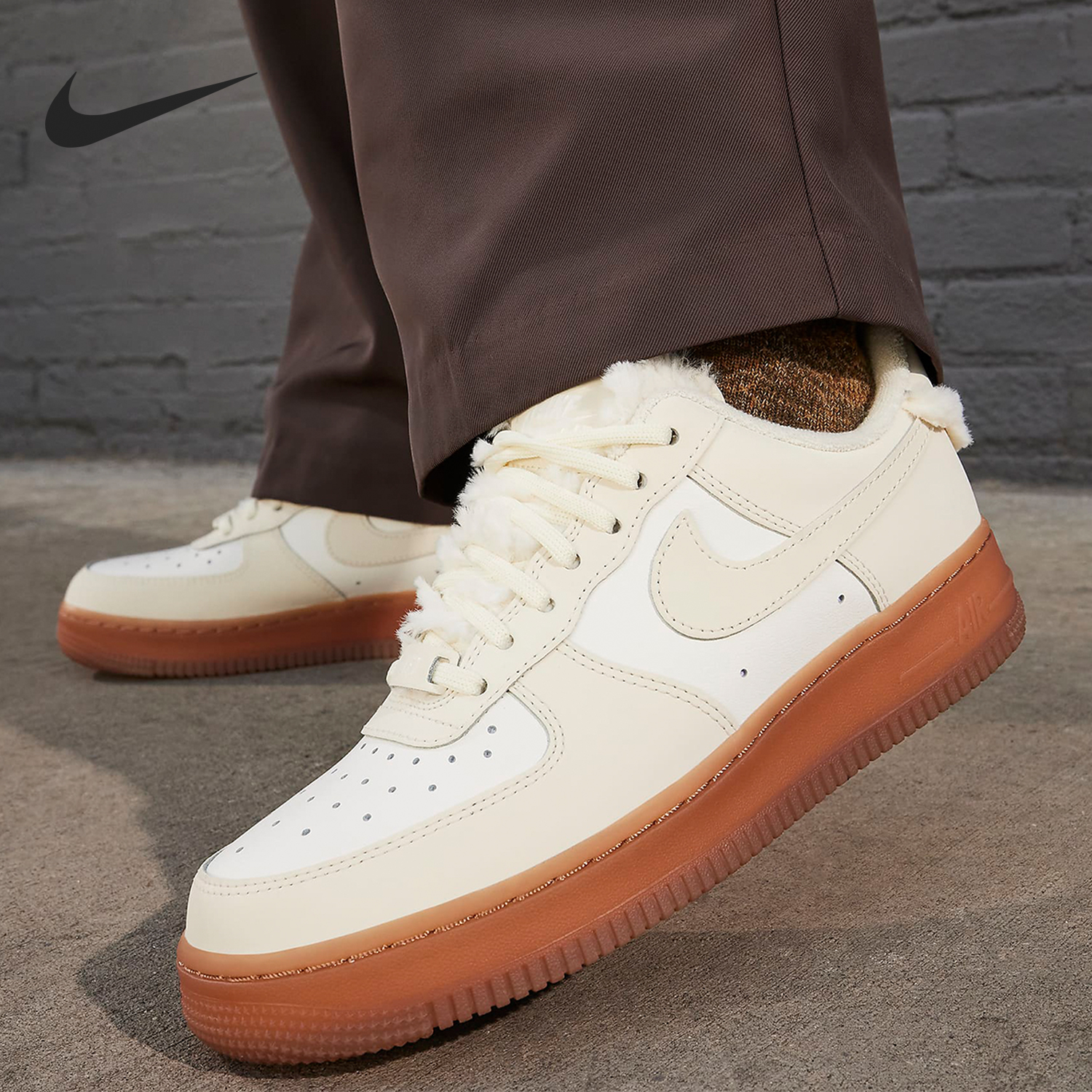 耐克正品女子复古休闲板鞋