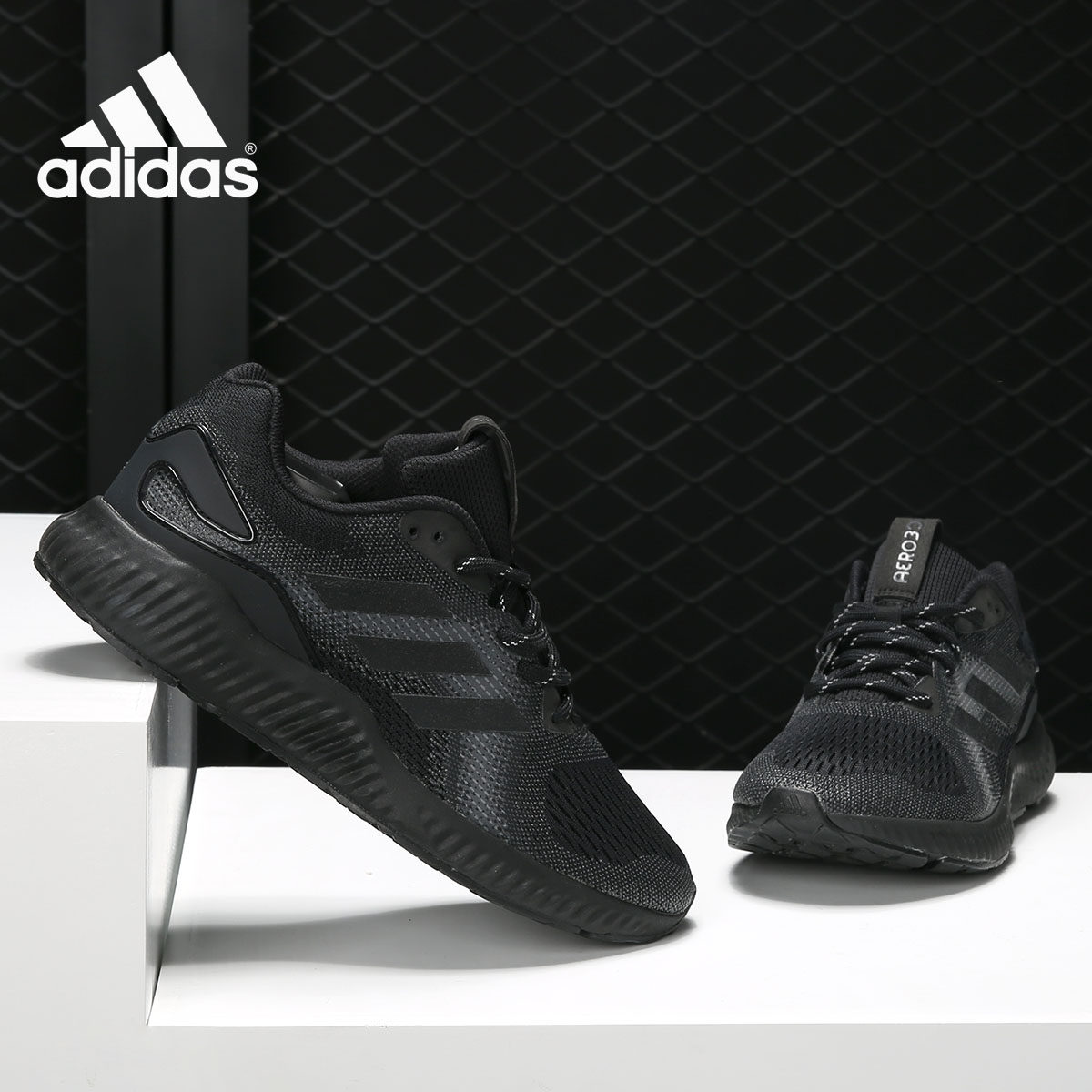 Adidas/阿迪达斯正品 女子低帮时尚减震运动跑步鞋 CQ0811