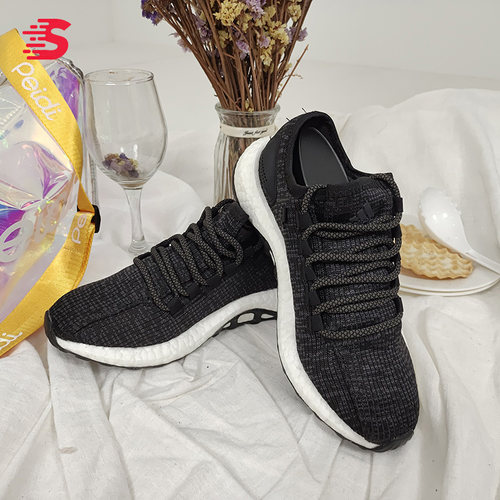 阿迪达斯PureBoost男女跑步鞋