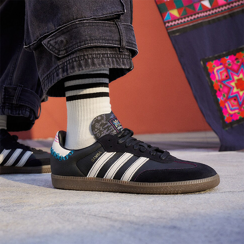 阿迪达斯正品女士板鞋