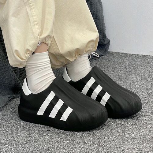 休闲鞋Adidas/阿迪达斯