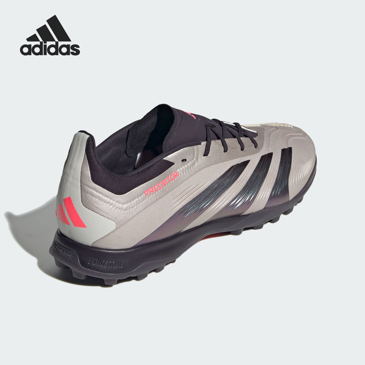 阿迪达斯男女低帮运动耐磨足球鞋